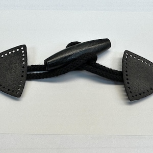 Black toggle fastener 4 x 17cm one complete fastener