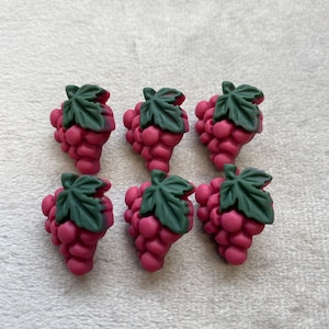 Grapes buttons purple and green 15mm x 19mm a set of 6