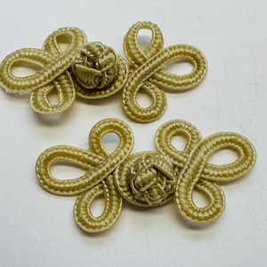 Frog fastener beige 4.9 x 2.4cm a set of 2
