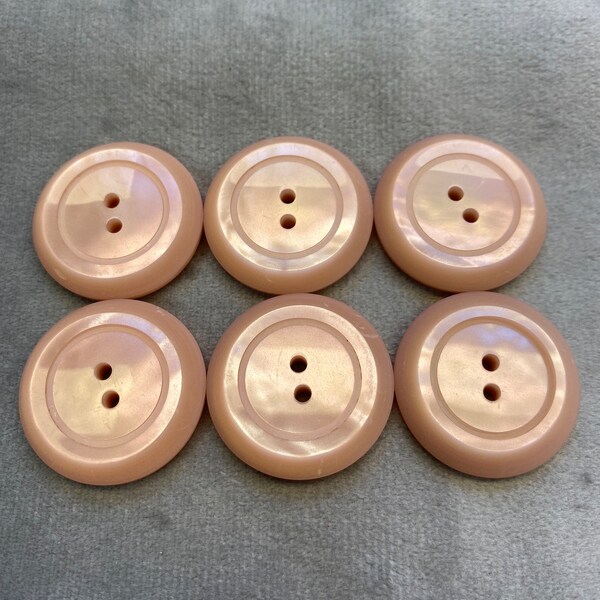 Pearly buttons peach iridescent design 27mm a set of 6