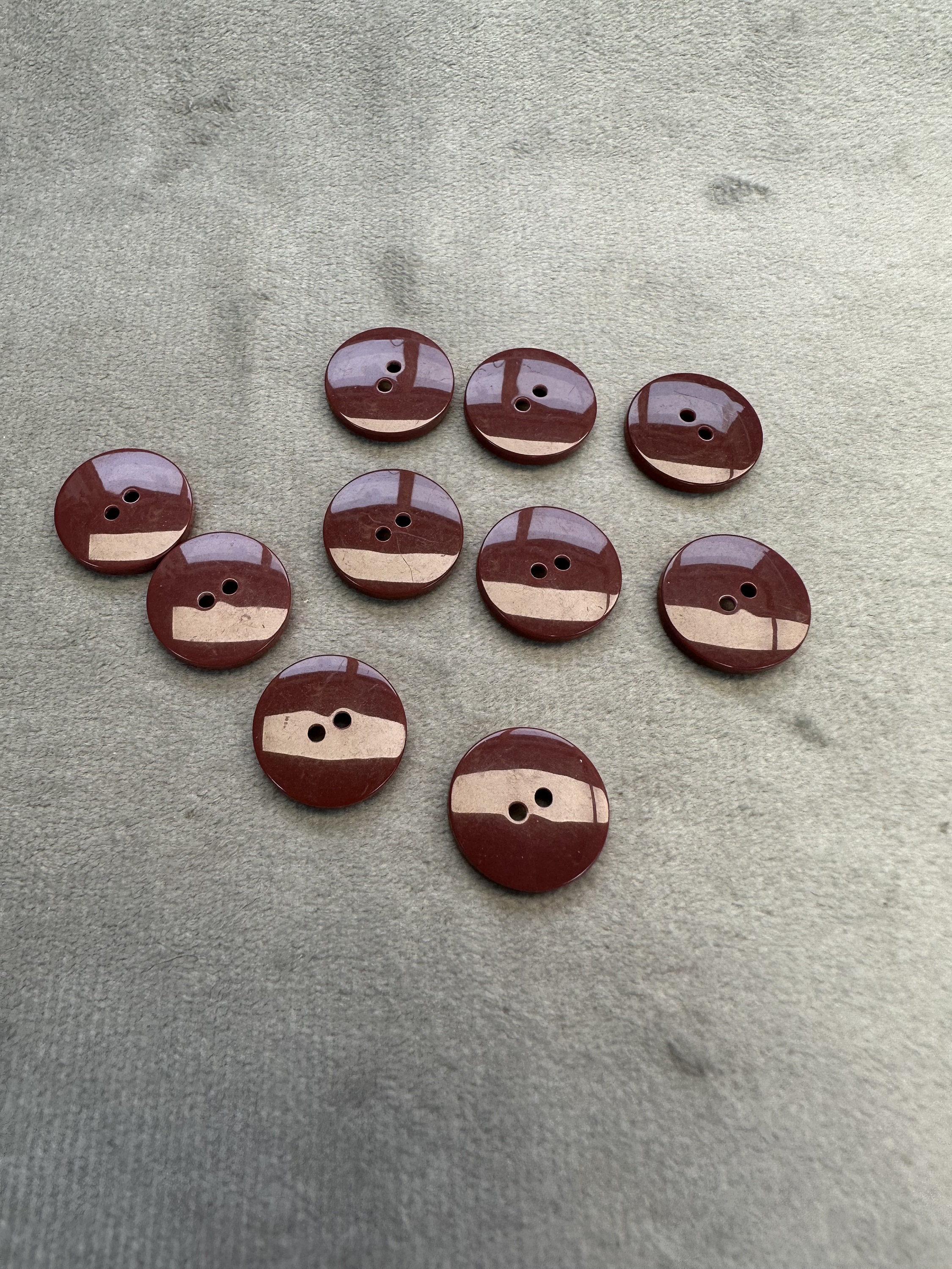 10, 14mm 22L Red Resin Buttons, Red Buttons, Bright Red Buttons