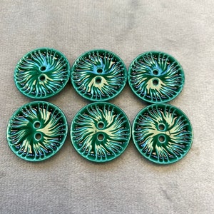 Textured buttons emerald green glossy finish 22mm a set of 6