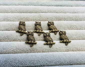 Owl buttons in brass effect metal 16mm x 21mm  a set of 6