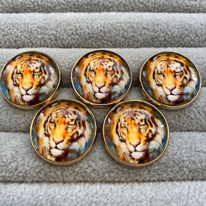 Tiger buttons glass and metal 21mm a set of 5