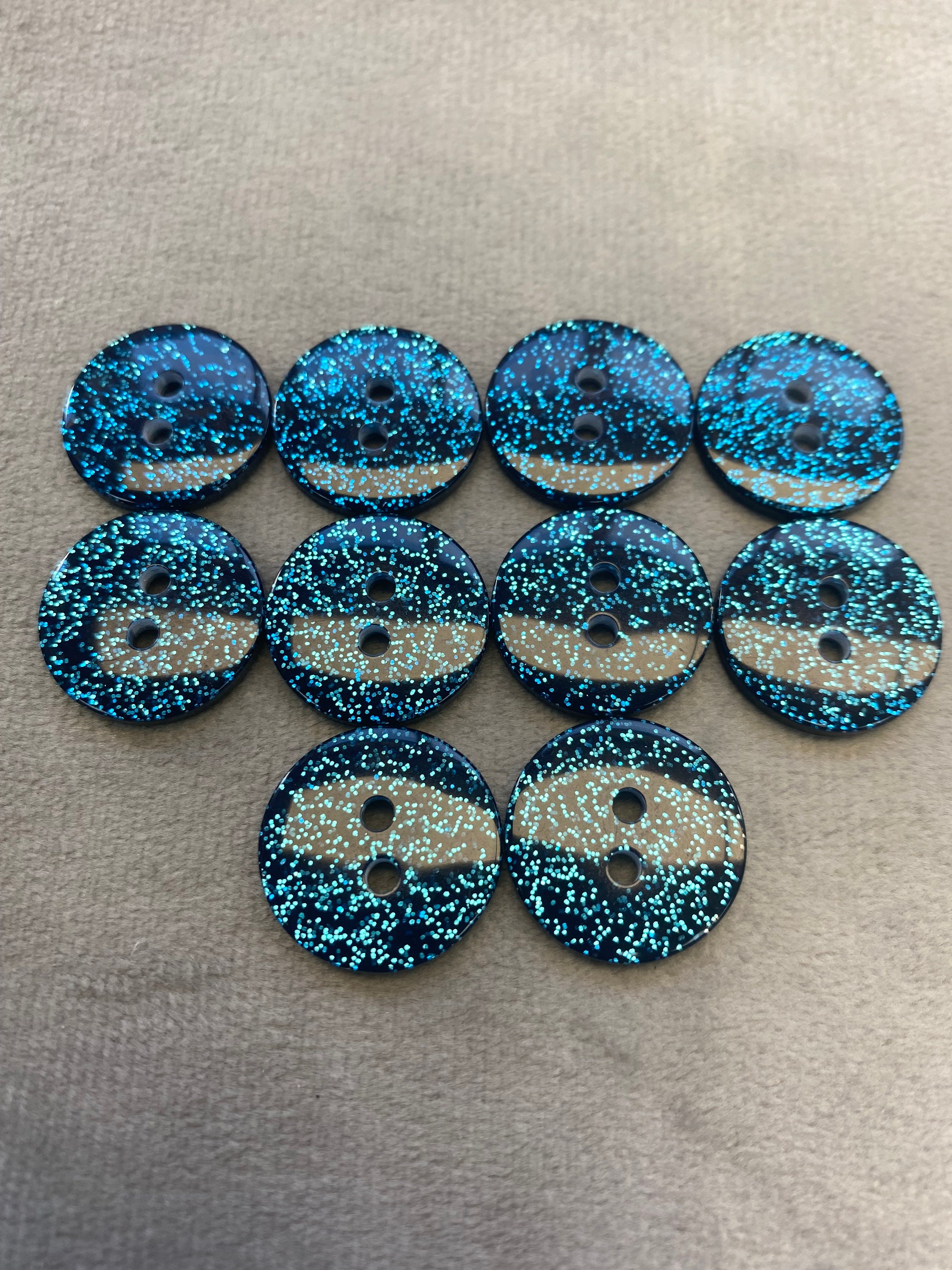Esoca 650Pcs Turquoise Buttons for Crafts in Bulk Assorted