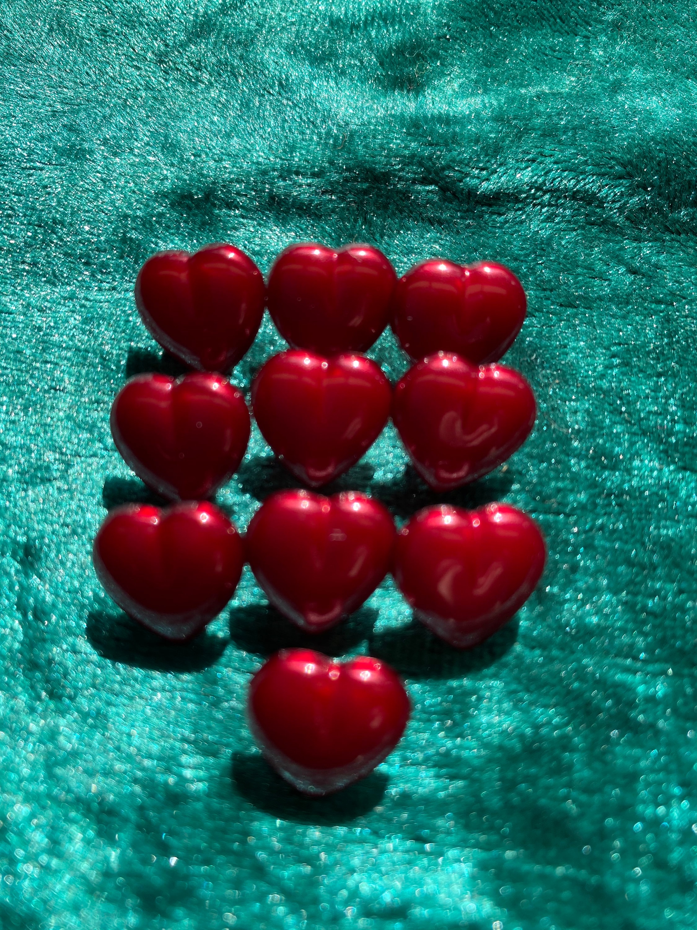 Pearly buttons burgundy faceted design 10mm a set of 10 Pearly buttons burgundy faceted design 10mm a set of 10