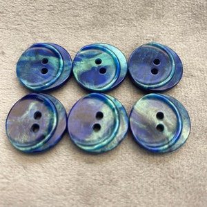 Iridescent buttons navy and jade by Dill 18mm a set of 6