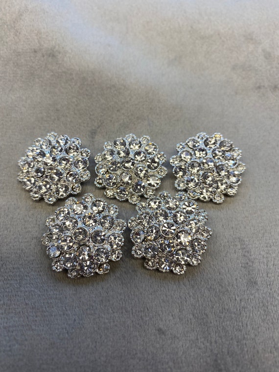 Rhinestone buttons silver in a gold tone metal setting 25mm a set of 5