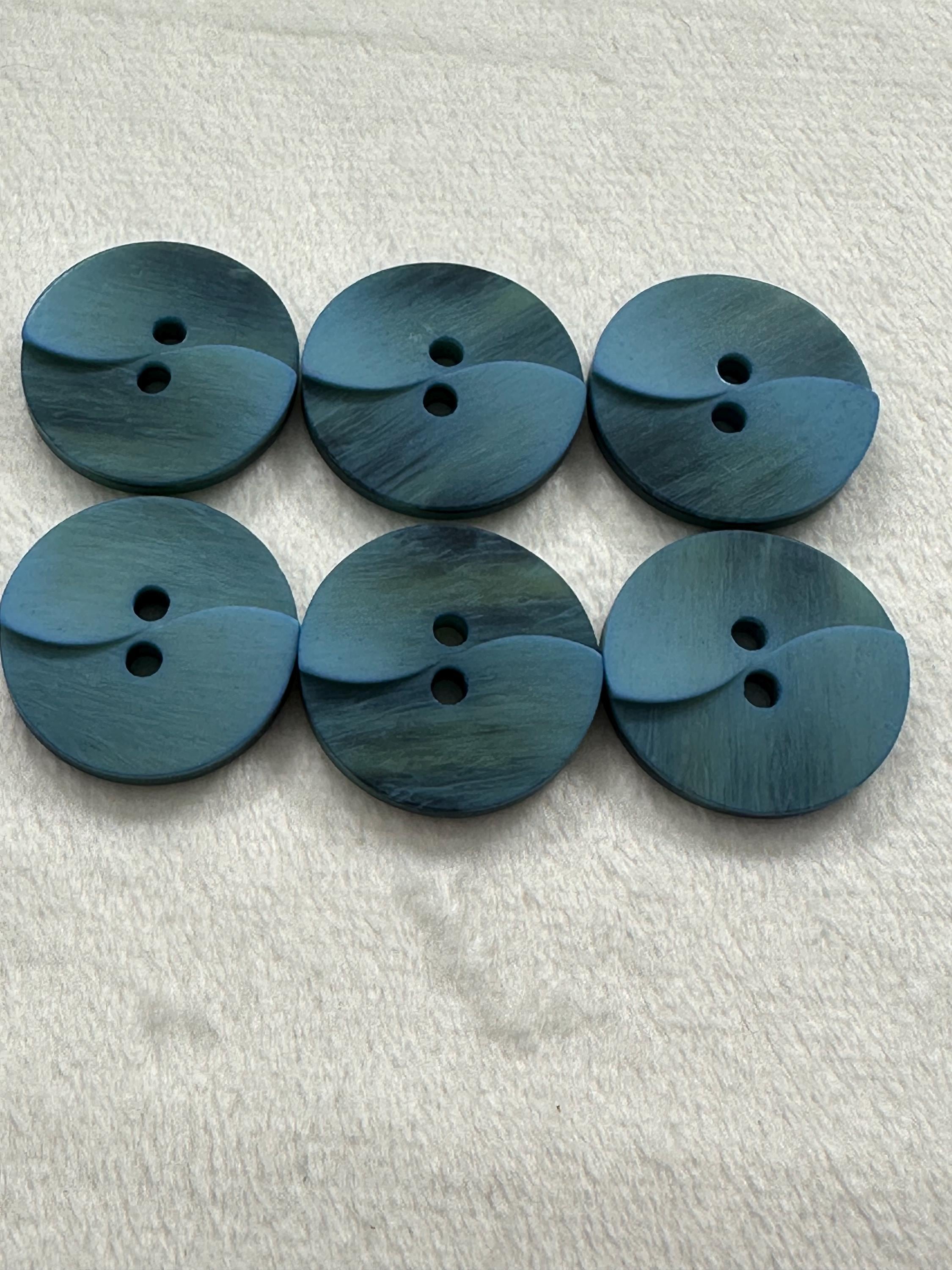 Blue buttons 20mm a set of six ombre twist design