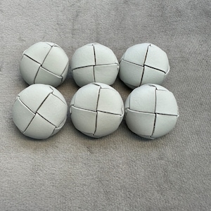 Leather buttons light beige 25mm a set of 6