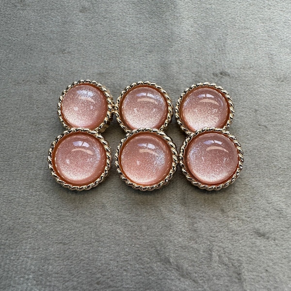 Shimmer buttons pink set in gold-tone metal 18mm a set of 6