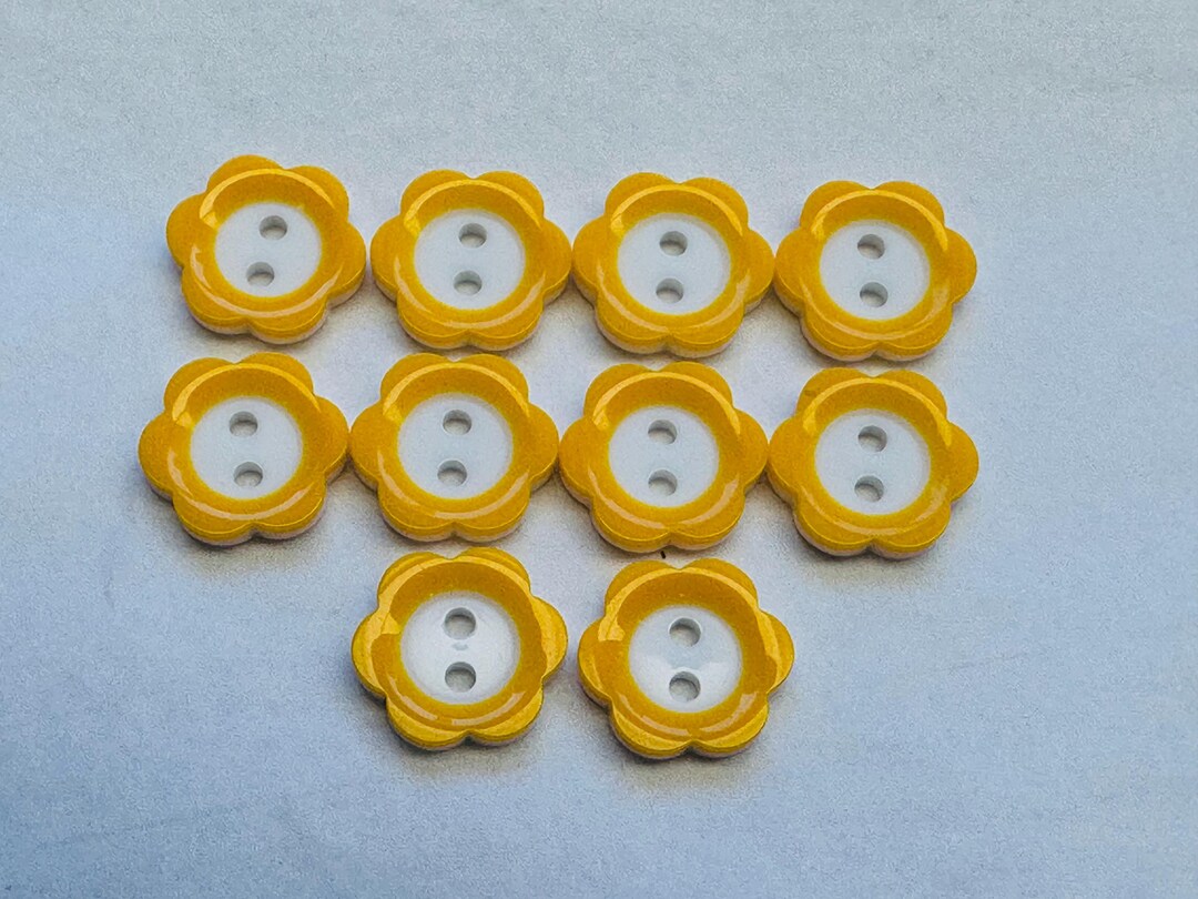 Daisy Buttons Yellow and White 15mm Sold as a Set of Ten Buttons - Etsy