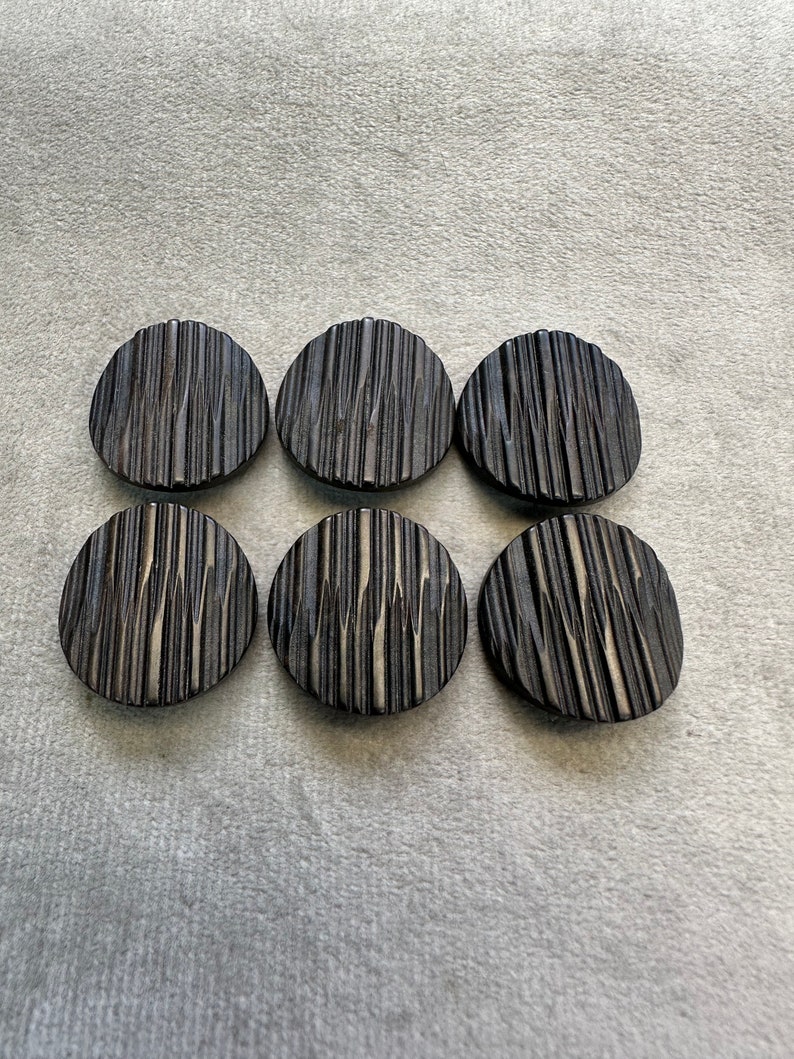 Vintage horn buttons 23mm a set of 6 image 1