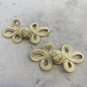 Frog fastener beige 4.9 x 2.4cm a set of 2