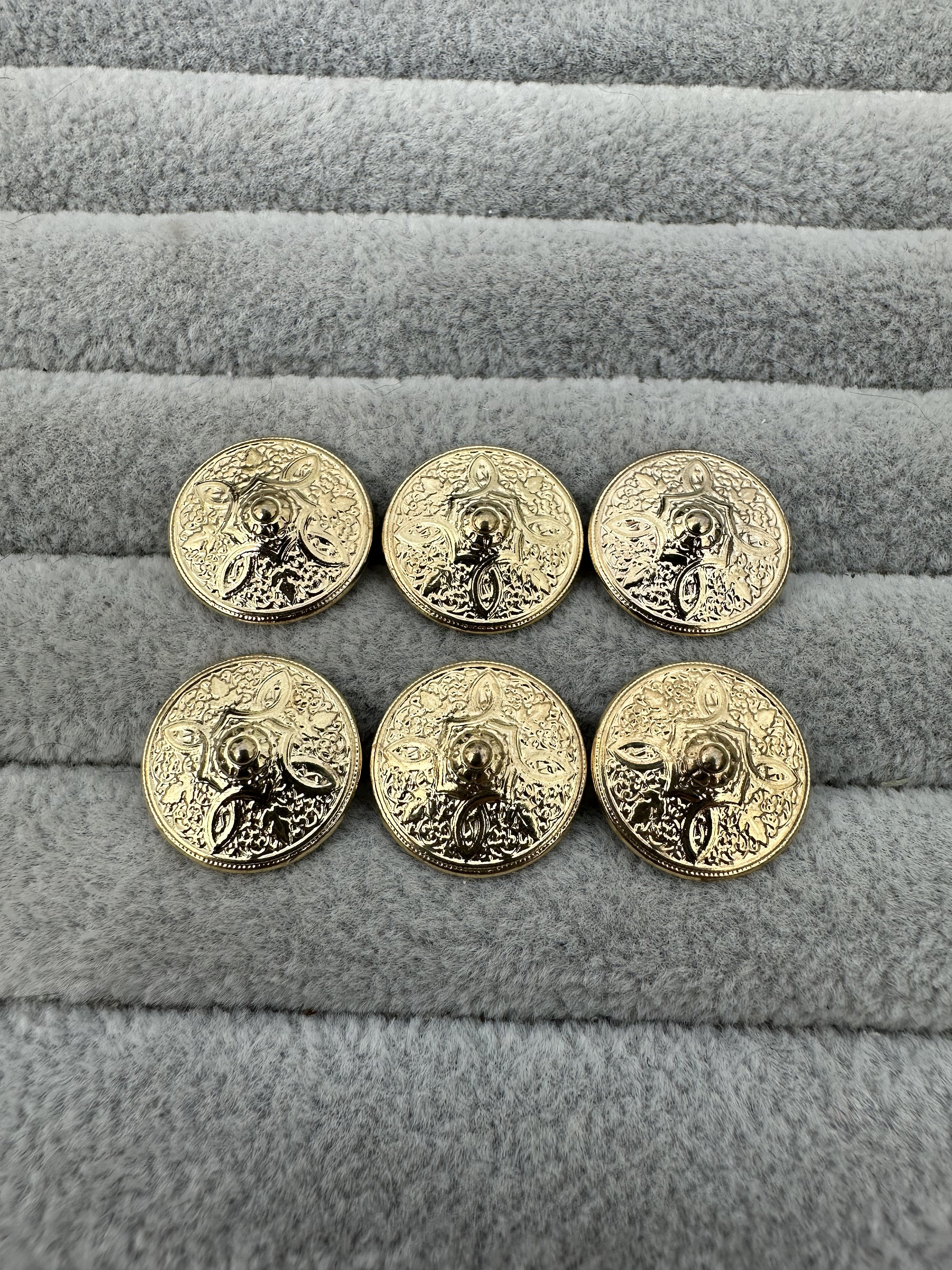 Metal buttons bright gold tone 15mm a set of 6