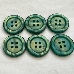 Green buttons 18mm a set of 6,  ombre design
