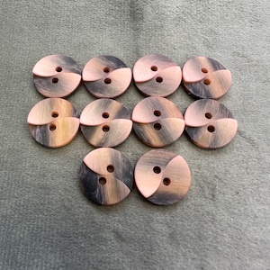 Ombre buttons light pink twist design 15mm a set of 10