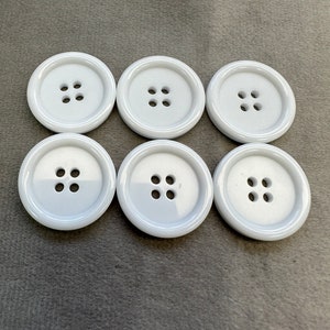 Glossy buttons white classic style 23mm a set of 6