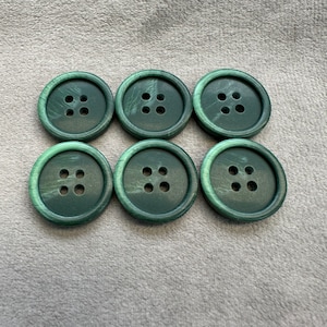 Green buttons 20mm a set of 6 ombre finish