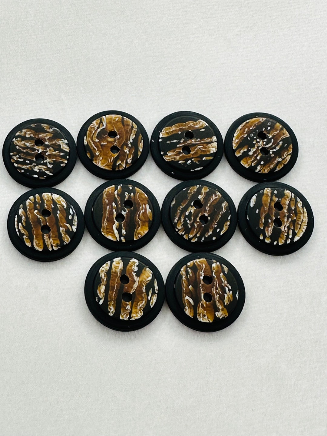 Obre Buttons Brown Ombre Buttons 18mm a Set of 10 on a Black Background Sew-through ...