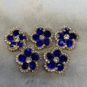 Rhinestone buttons Royal blue and silver in a gold tone metal setting 23mm a set of 5