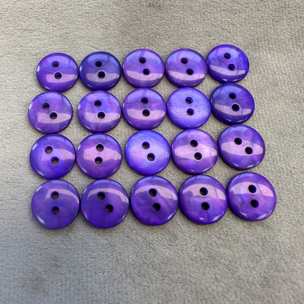 Pearly buttons purple iridescent finish 12mm a set of 20