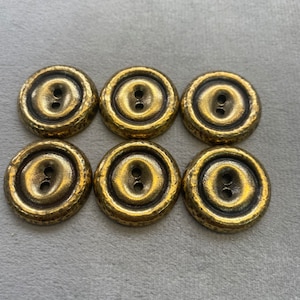 Metal buttons aged gold-tone textured design 22mm a set of 6