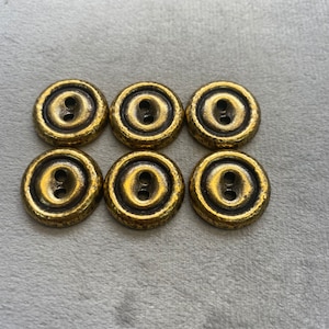 Metal buttons gold-tone textured design 16mm a set of 6
