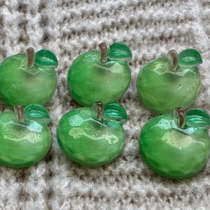 Green Apple Buttons 20mm – Novelty Knitting Buttons – Set of 6