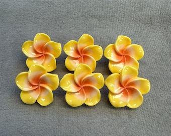 Tropical flower buttons yellow and orange 21mm a set of 6