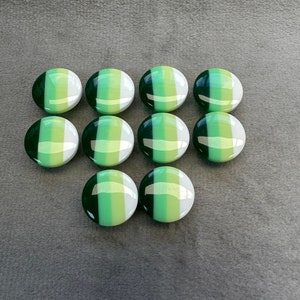 Striped buttons green glossy finish 14mm a set of 10
