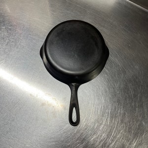 Unbranded 8&quot; #5 Smooth Bottom Cast Iron Skillet