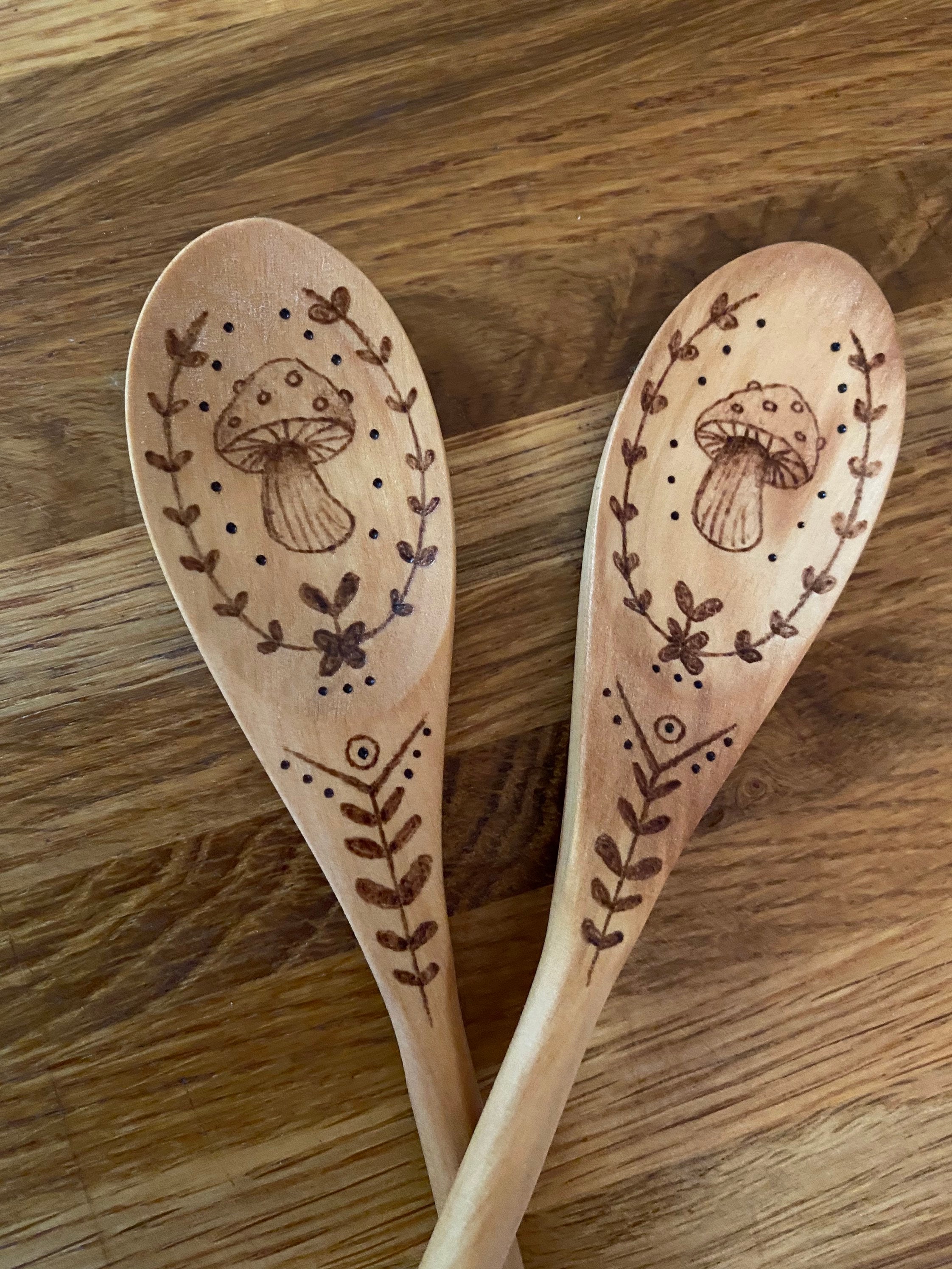  5 PCS Wooden Spoons for Cooking,Witchy Gifts for Women,Wooden  Spatula for Kitchen Witch Decor,Christmas Gifts for Witches,Witch Stuff for  Christmas Kitchen Decor: Home & Kitchen