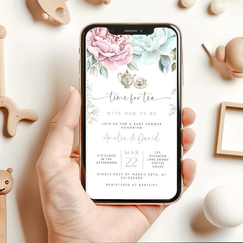 K&ouml;nnte beinhalten: Eine digitale Einladung zu einer Babyparty mit einem floralen Design und dem Text "time for tea with mom to be". Die Einladung ist f&uuml;r Amelia & David und findet am 22. M&auml;rz um 15:00 Uhr statt. Die Adresse lautet 123 Steaming Lane, Aroma Coffee House. Bitte melde dich bis zum 30. M&auml;rz unter 021023456 an. Registriert bei Babylist.