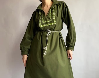 Vintage dress/ shirt dress/ size small