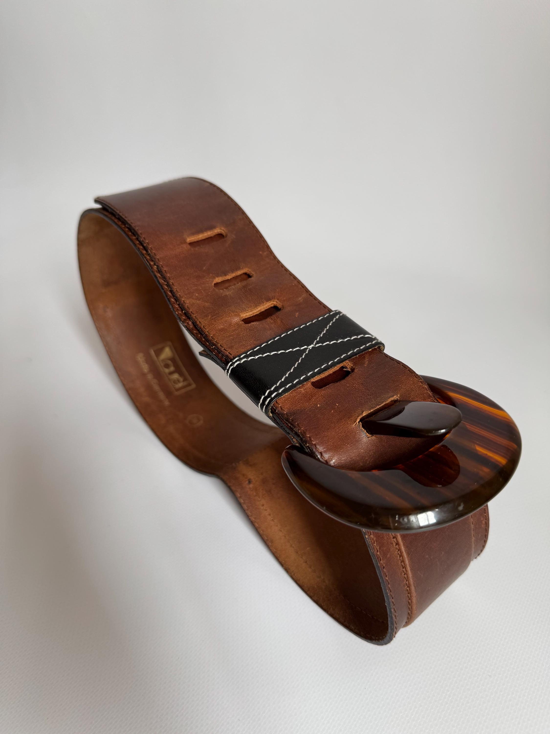 Vintage Laurel Wide Leather Belt With Bakelite Buckle/ 1980s  display picture 3
