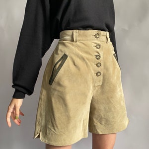 Vintage suede leather shorts in beige/ 1980’s/ small