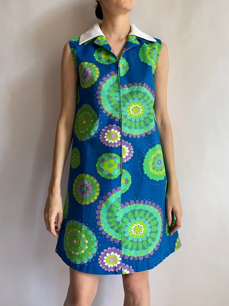 Vintage psychedelic mini dress/1960s/ 60s/ 1970s/ zip closure/ extra small image 8