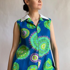 Vintage psychedelic mini dress/1960s/ 60s/ 1970s/ zip closure/ extra small image 4