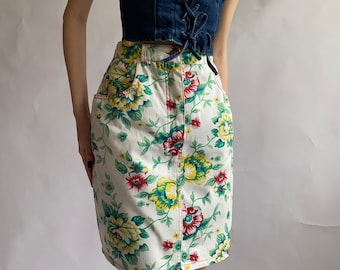 Vintage denim skirt in floral print/ 1980s/ medium size