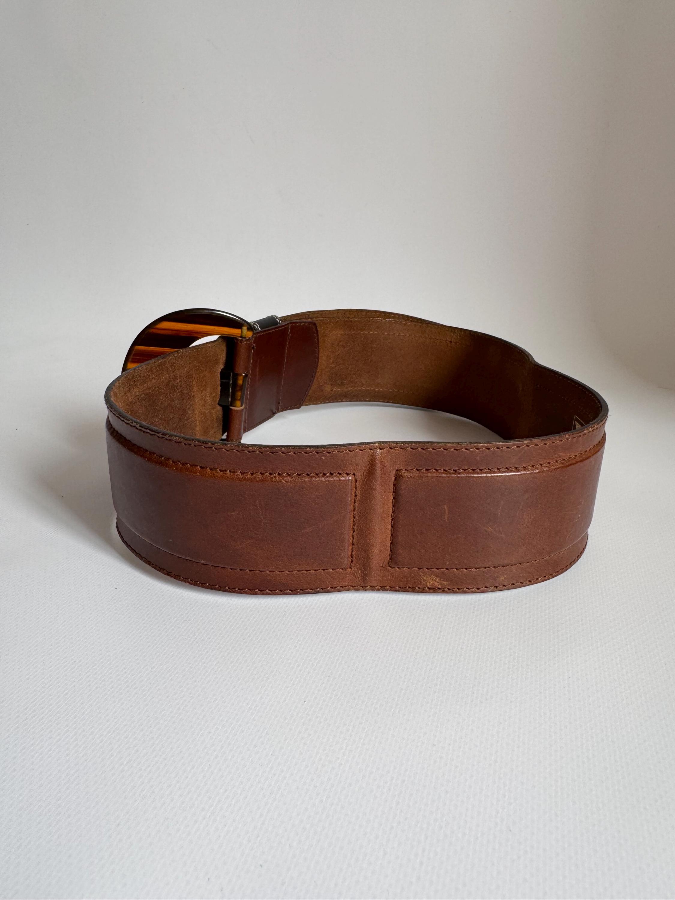 Vintage Leather Belt with Round Bakelite (?) Buckle vintage 70s tooled leather belt with zodiac buckle – 86 Vintage main image 2