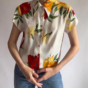 Vintage Blumen Viskose Hemd / Bluse mit buntem Blumen Print / 1990er Jahre / kleine Größe