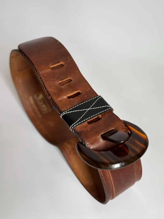 Vintage Laurel Wide Leather Belt With Bakelite Buckle/ 1980s  display picture 3