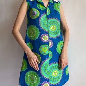 Vintage psychedelic mini dress/1960s/ 60s/ 1970s/ zip closure/ extra small image 3
