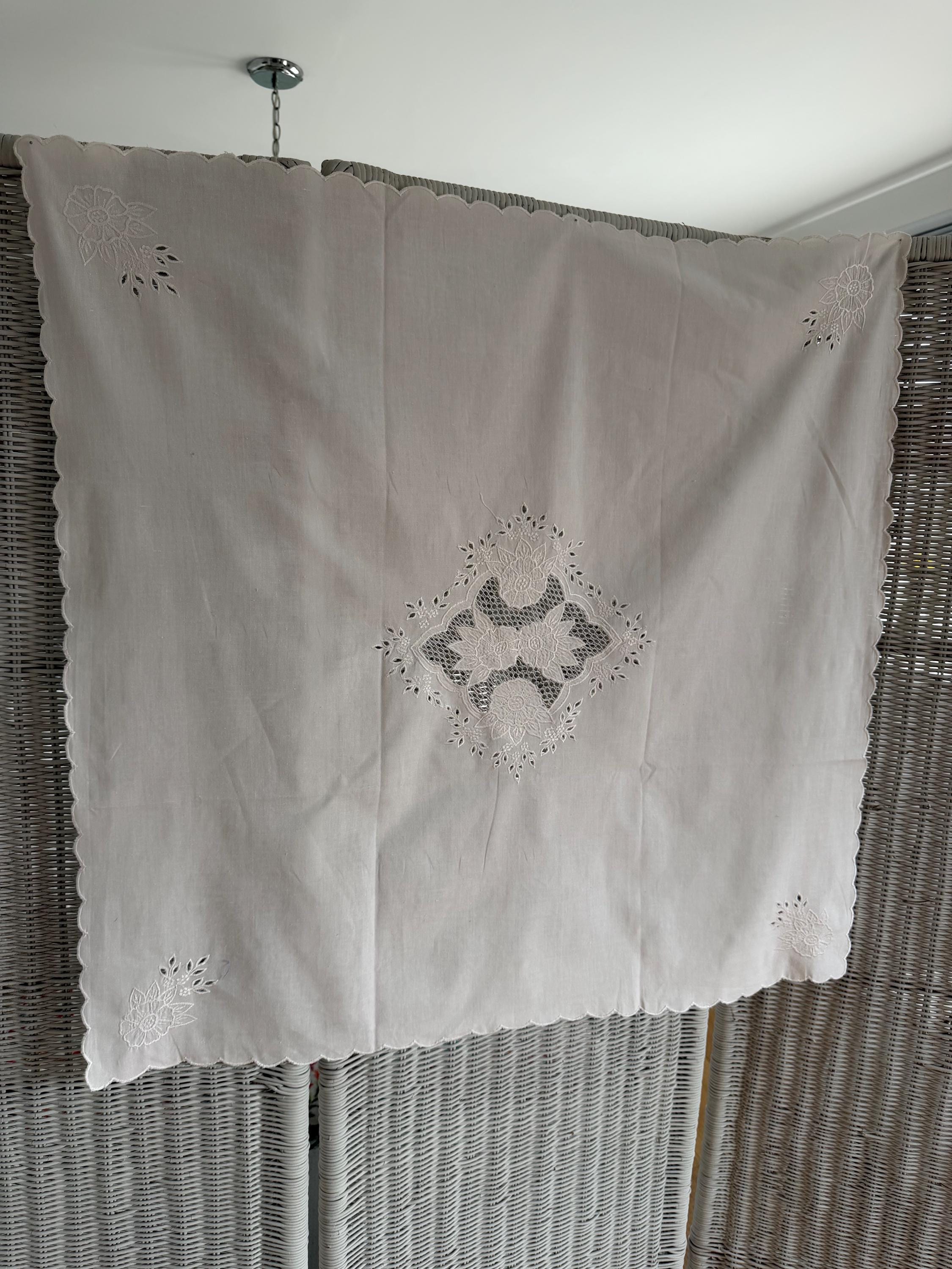 Vintage French White Cotton Tablecloth Battenburg Lace Design Country ...
