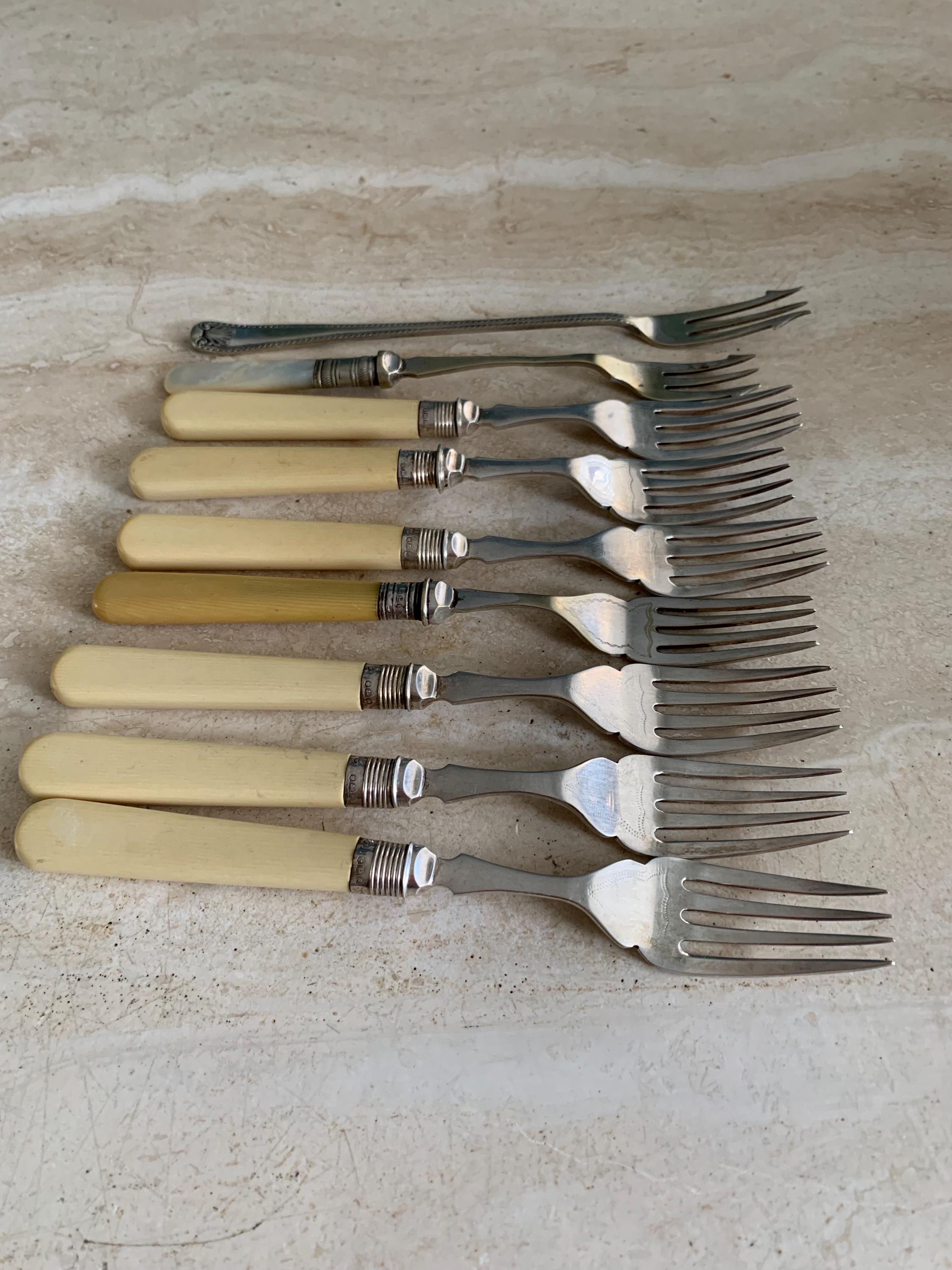 フルーツデザートケーキ用ヴィンテージシルバープレートフォーク9本