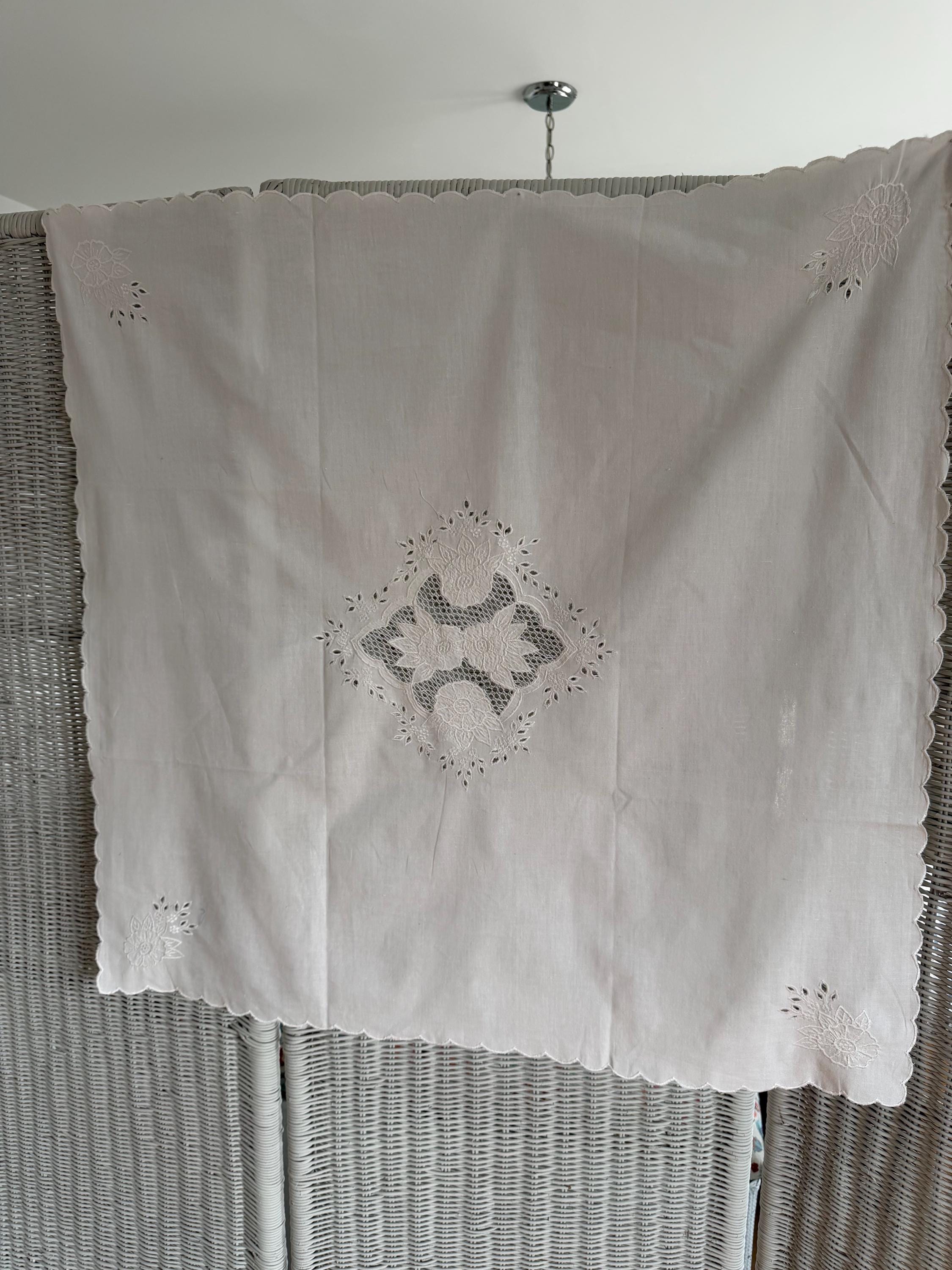 Vintage French White Cotton Tablecloth Battenburg Lace Design Country ...