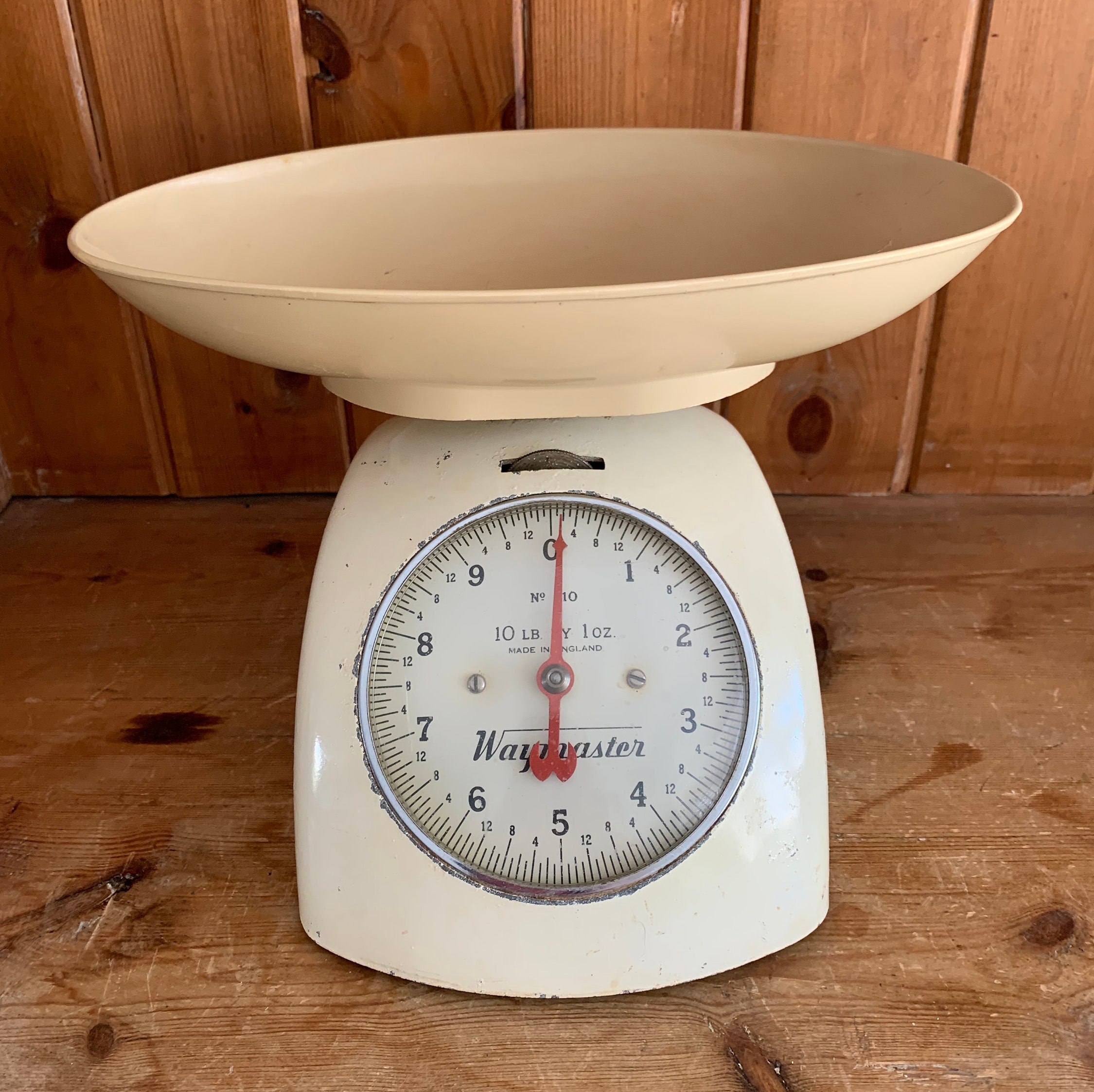 Vintage 1950's Retro Salter Kitchen Scales. 