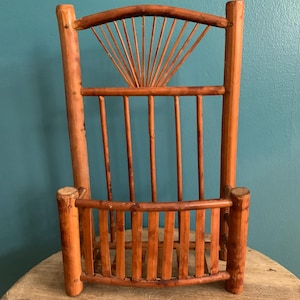 Organizador de escritorio vintage de bambú para cartas, década de 1970