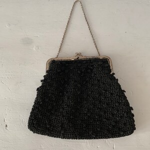 Vintage svart virkad aftonväska i flapper-stil från 1960-talet
